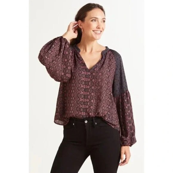 Roan & Ryan Tops - Roan & Ryan Annabelle V Neck Blouse XL